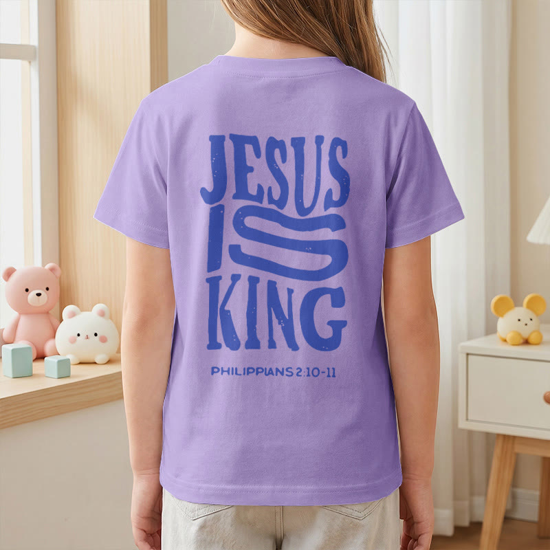 Christianartworkshop „Jesus ist König“ Philipper 2,10-11 Kinder-T-Shirt mit kurzen Ärmeln und auffälligem Aufdruck in abgenutzter, fetter Schrift auf Vorder- und Rückseite - image 53