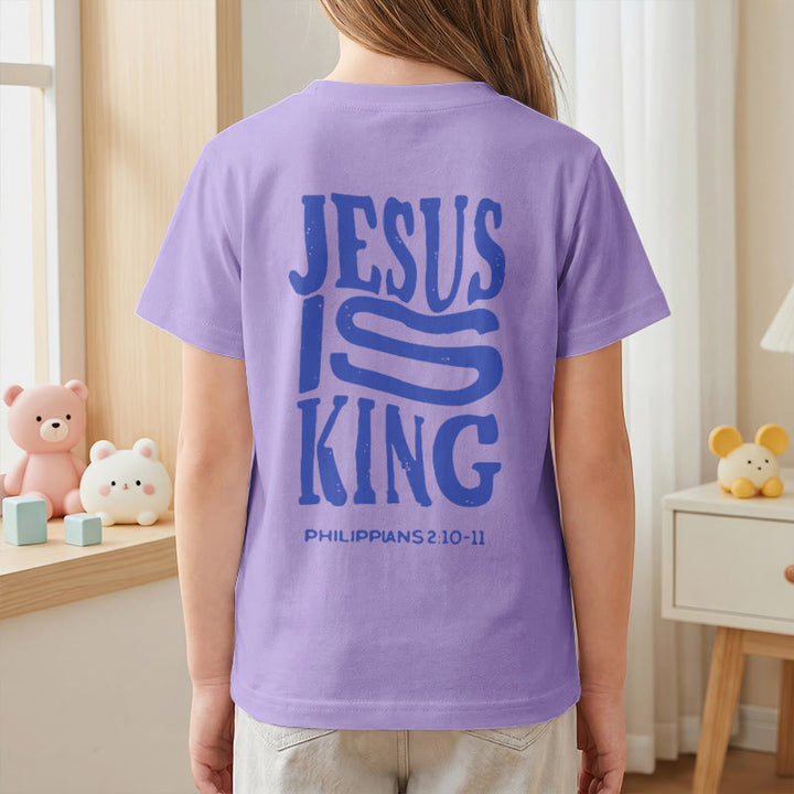 Christianartworkshop „Jesus ist König“ Philipper 2,10-11 Kinder-T-Shirt mit kurzen Ärmeln und auffälligem Aufdruck in abgenutzter, fetter Schrift auf Vorder- und Rückseite - image 53