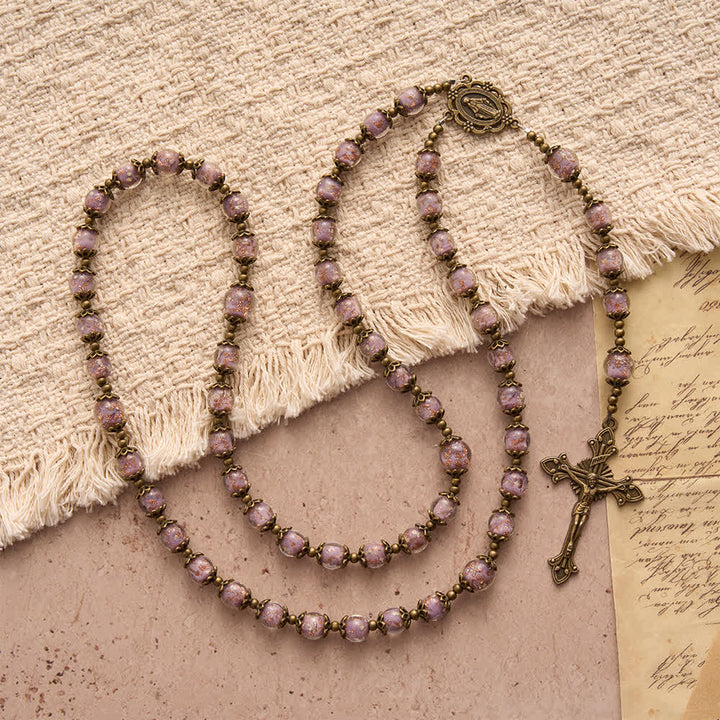 Christianartworkshop Katholischer Rosenkranz mit schimmernden Lavendelperlen, Marienmedaille und Kruzifix - image 5