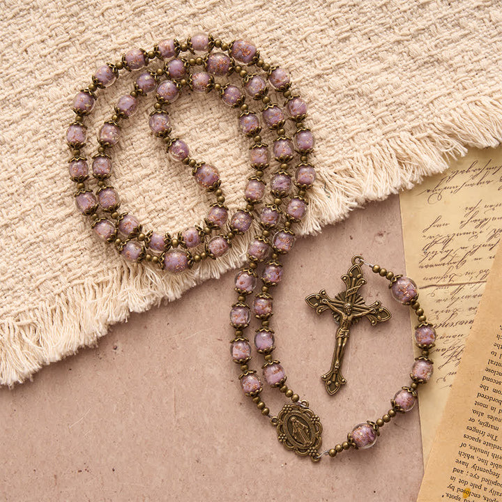 Christianartworkshop Katholischer Rosenkranz mit schimmernden Lavendelperlen, Marienmedaille und Kruzifix - image 3