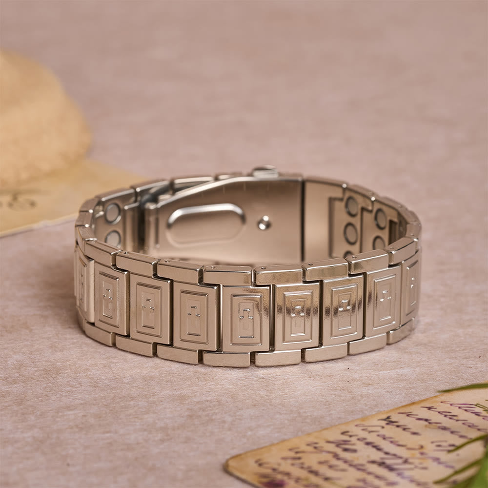 Christianartworkshop Gliederarmband im Uhrenarmband-Stil mit vertieftem, geprägtem Kreuz auf jedem rechteckigen Glied - Silber - image 7