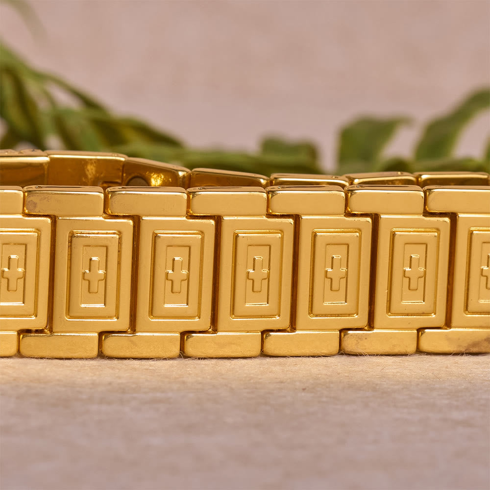 Christianartworkshop Gliederarmband im Uhrenarmband-Stil mit vertieftem, geprägtem Kreuz auf jedem rechteckigen Glied - image 6