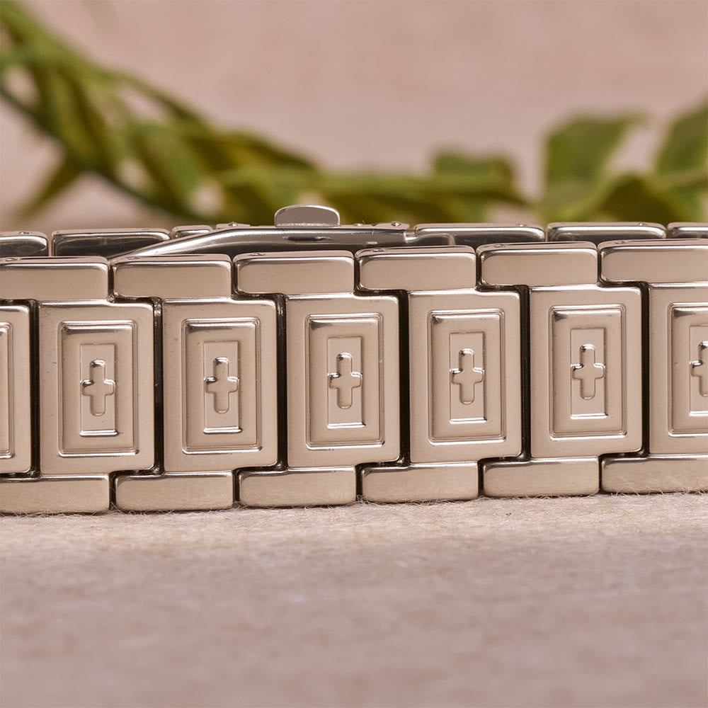 Christianartworkshop Gliederarmband im Uhrenarmband-Stil mit vertieftem, geprägtem Kreuz auf jedem rechteckigen Glied - image 9