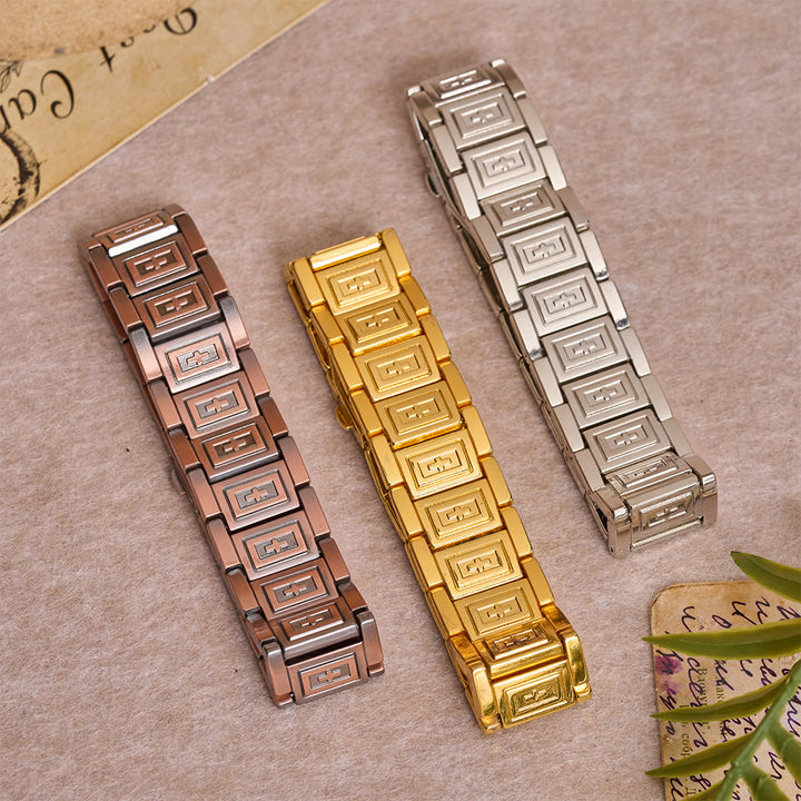 Christianartworkshop Gliederarmband im Uhrenarmband-Stil mit vertieftem, geprägtem Kreuz auf jedem rechteckigen Glied - image 1