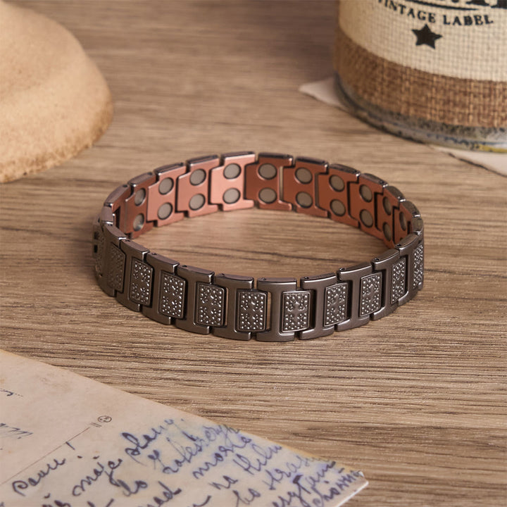 Christianartworkshop Rechteckiges Gliederarmband mit eingefasstem Kreuzmotiv aus Perlen und verstellbarem Faltverschluss - image 6