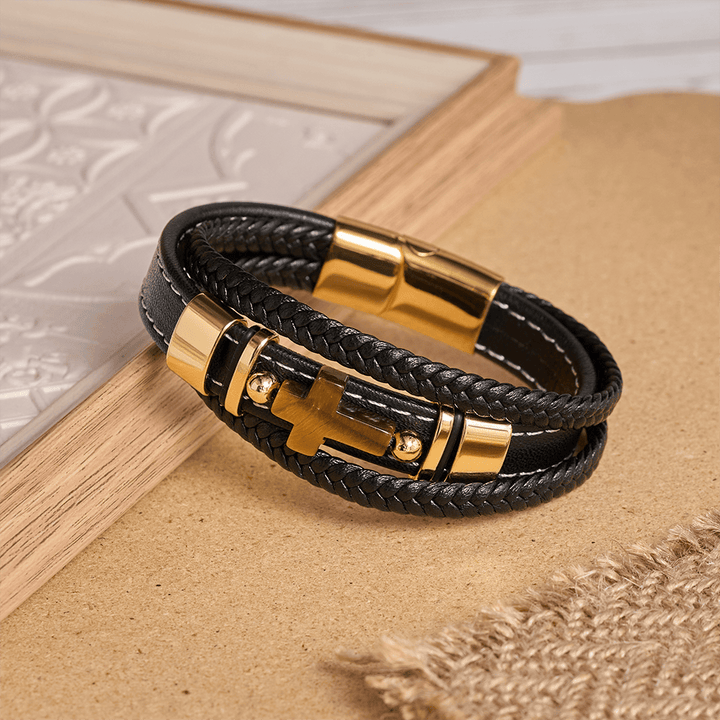 Christianartworkshop Doppelt geflochtenes Lederarmband mit poliertem Steinkreuz und zwei seitlichen Metallperlen - image 7