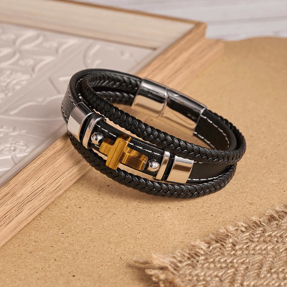 Christianartworkshop Doppelt geflochtenes Lederarmband mit poliertem Steinkreuz und zwei seitlichen Metallperlen - image 5