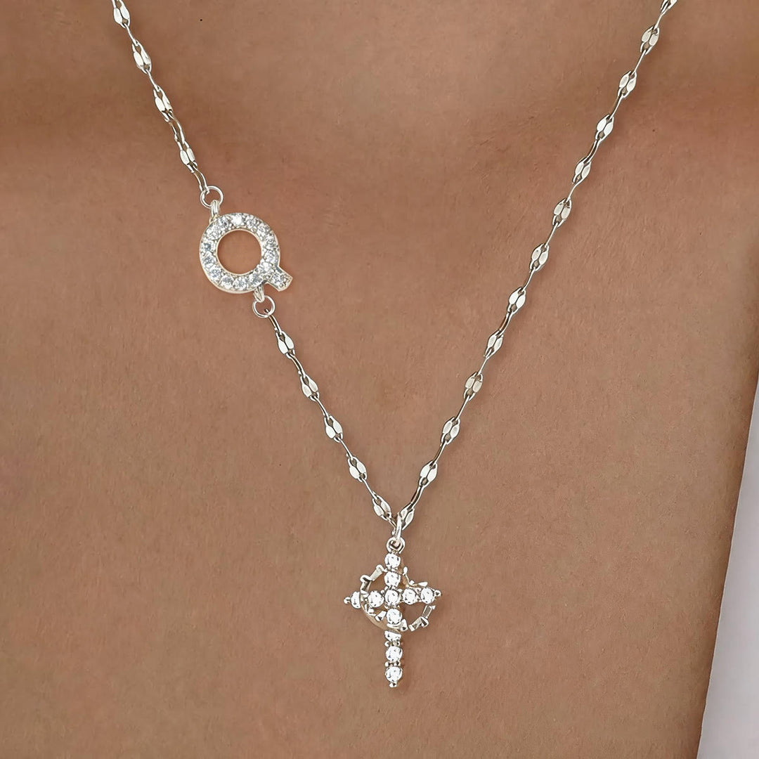 Christianartworkshop Personalisierte Halskette mit Krone und Kreuz in Gold- und Silberoptik mit AZ-Anfangsbuchstaben: Individueller Anhänger mit Monogramm des heiligen Glaubens - Q - Silber - image 46