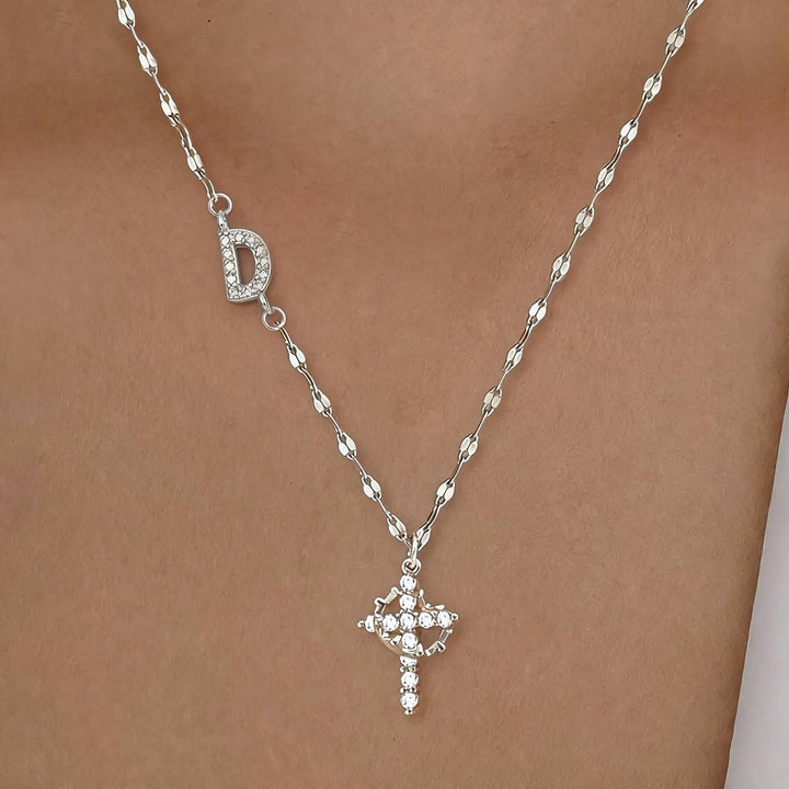 Christianartworkshop Personalisierte Halskette mit Krone und Kreuz in Gold- und Silberoptik mit AZ-Anfangsbuchstaben: Individueller Anhänger mit Monogramm des heiligen Glaubens - D - Silber - image 32