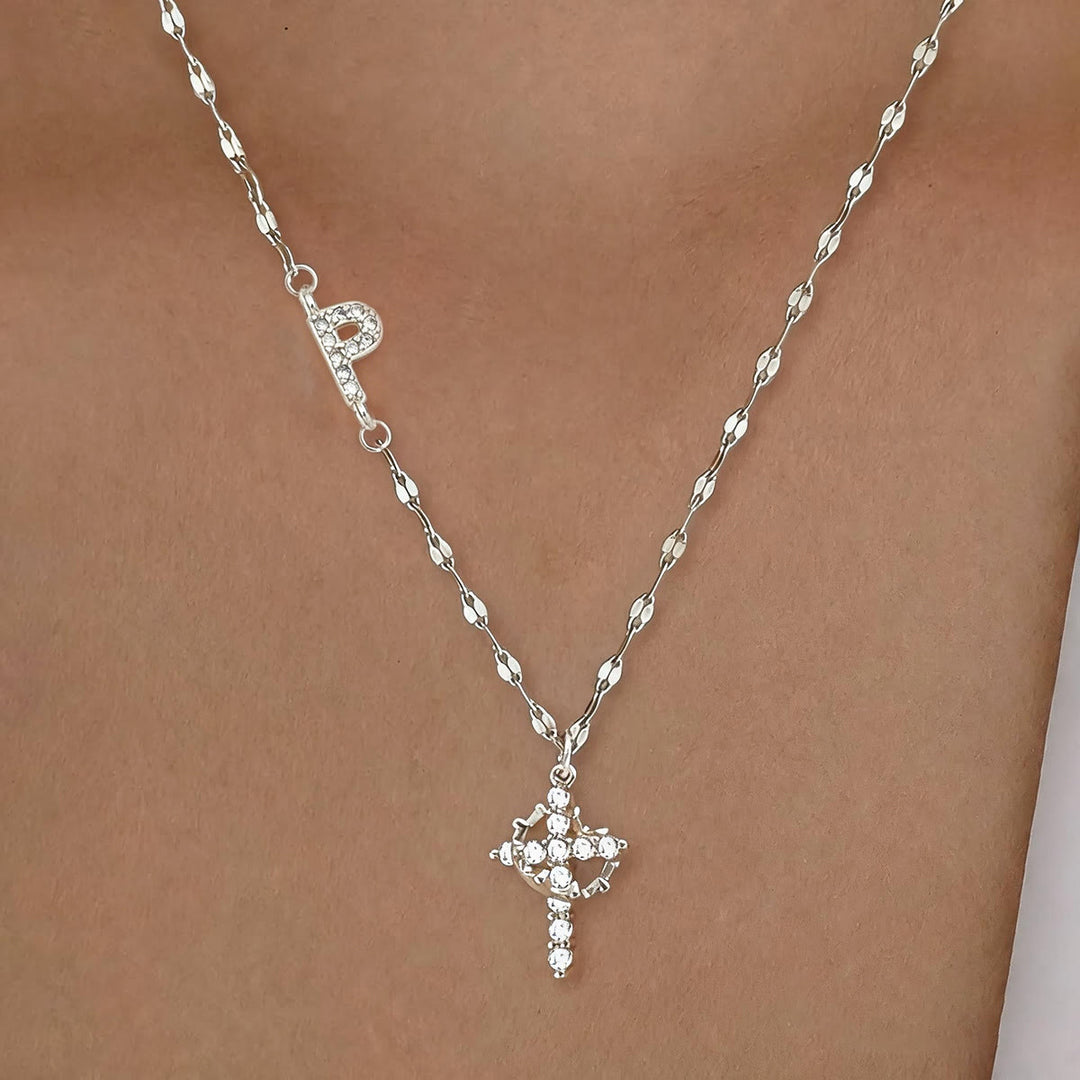 Christianartworkshop Personalisierte Halskette mit Krone und Kreuz in Gold- und Silberoptik mit AZ-Anfangsbuchstaben: Individueller Anhänger mit Monogramm des heiligen Glaubens - P - Silber - image 45