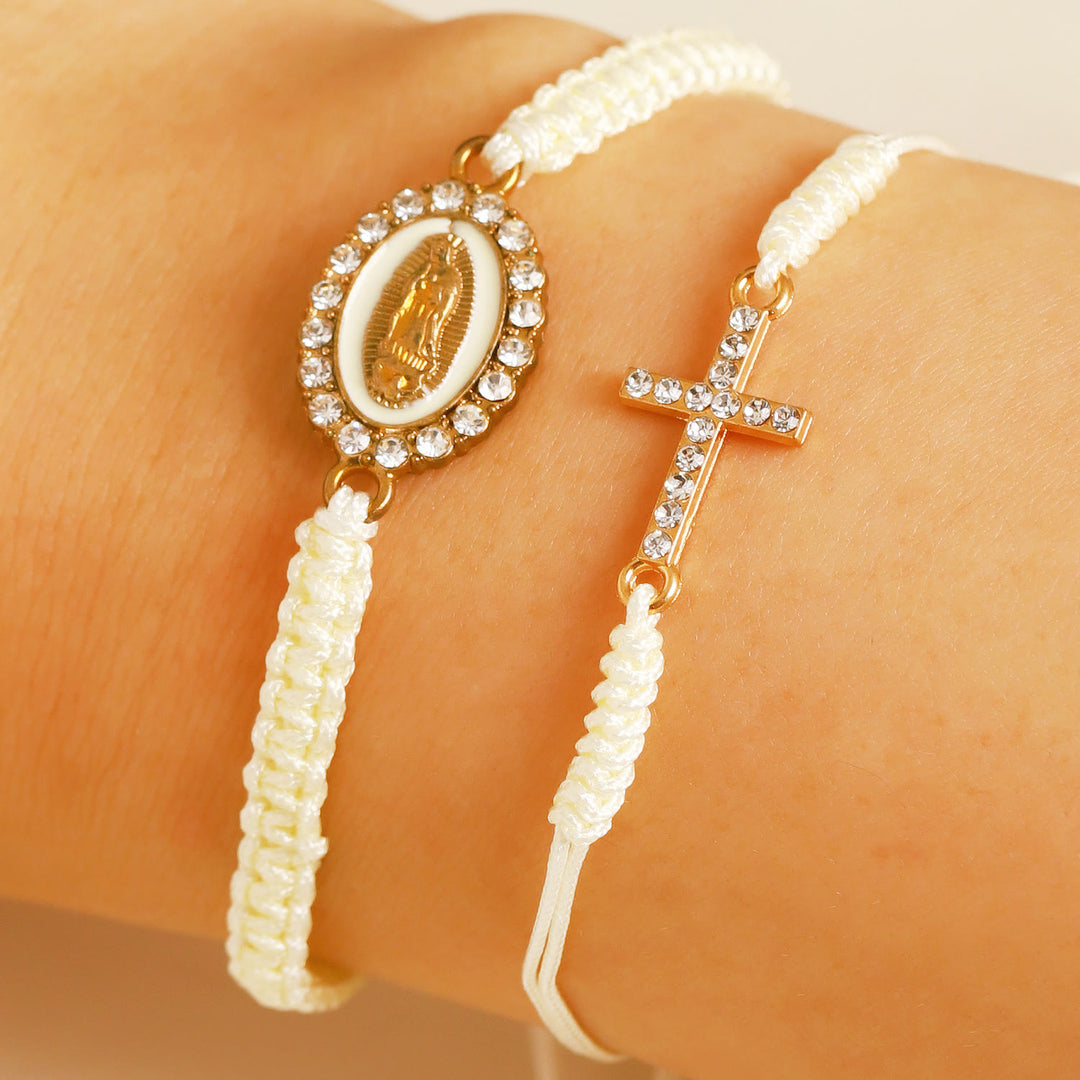 Christianartworkshop Set aus zwei geflochtenen Kordeln mit Zirkon-besetztem Kreuz und Strass-Halo sowie der Medaille „Unsere Liebe Frau“ - Weiß - image 4