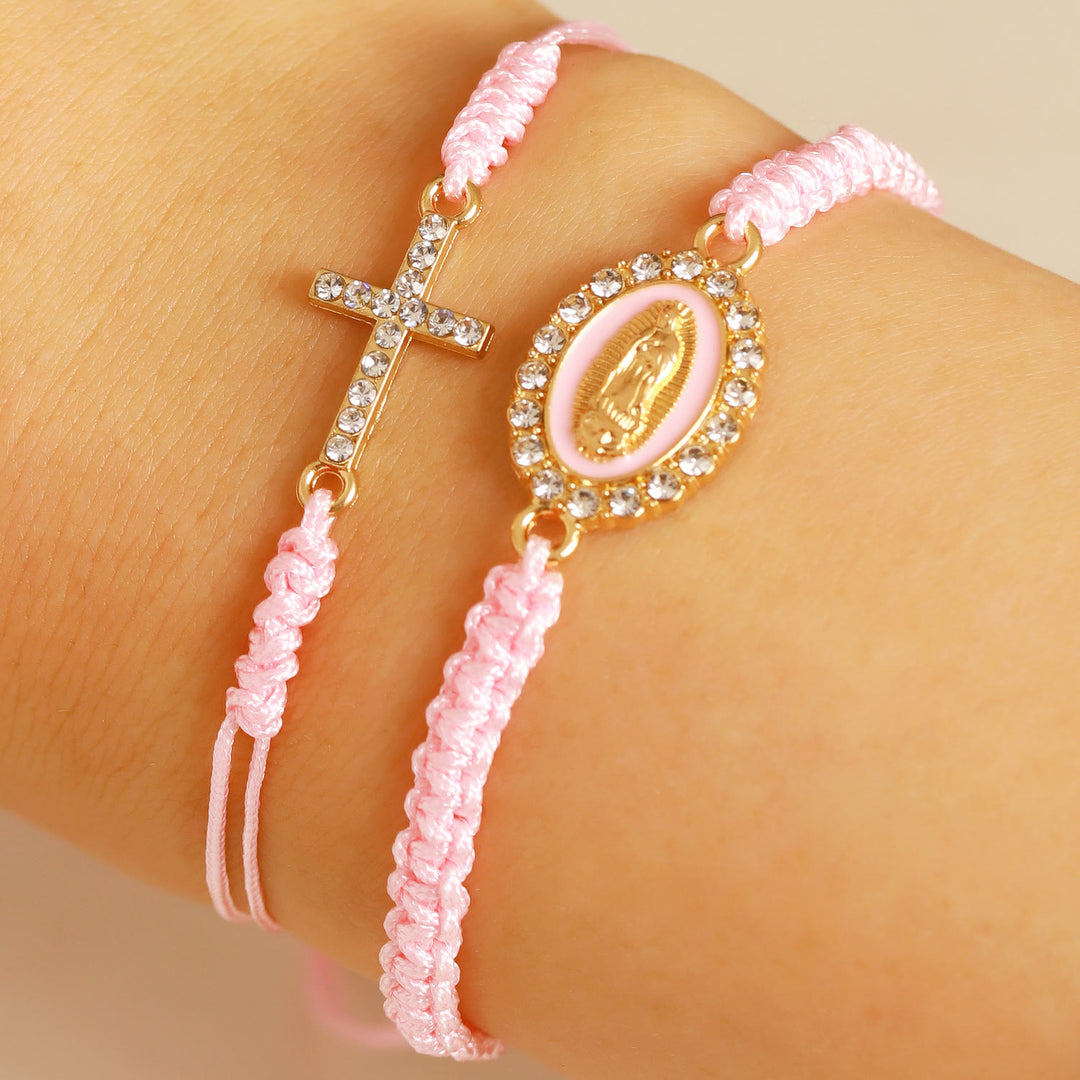Christianartworkshop Set aus zwei geflochtenen Kordeln mit Zirkon-besetztem Kreuz und Strass-Halo sowie der Medaille „Unsere Liebe Frau“ - Rosa - image 3