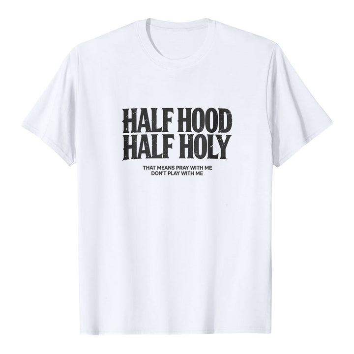 Christianartworkshop „Halb Kapuze, halb heilig“ Premium-Kurzarm-T-Shirt mit auffälligem gotischem Schriftzug - Weiß - 2XL - image 0