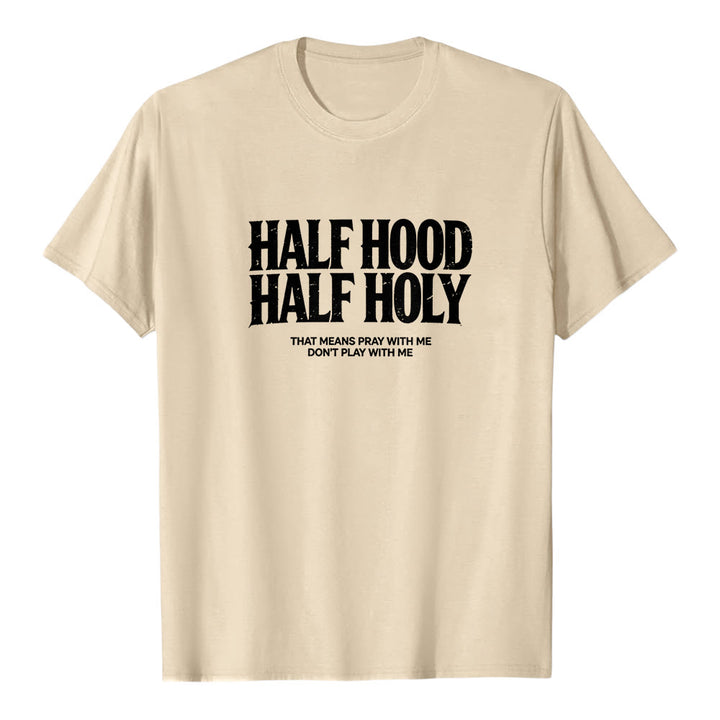Christianartworkshop „Halb Kapuze, halb heilig“ Premium-Kurzarm-T-Shirt mit auffälligem gotischem Schriftzug - Beige - 2XL - image 4
