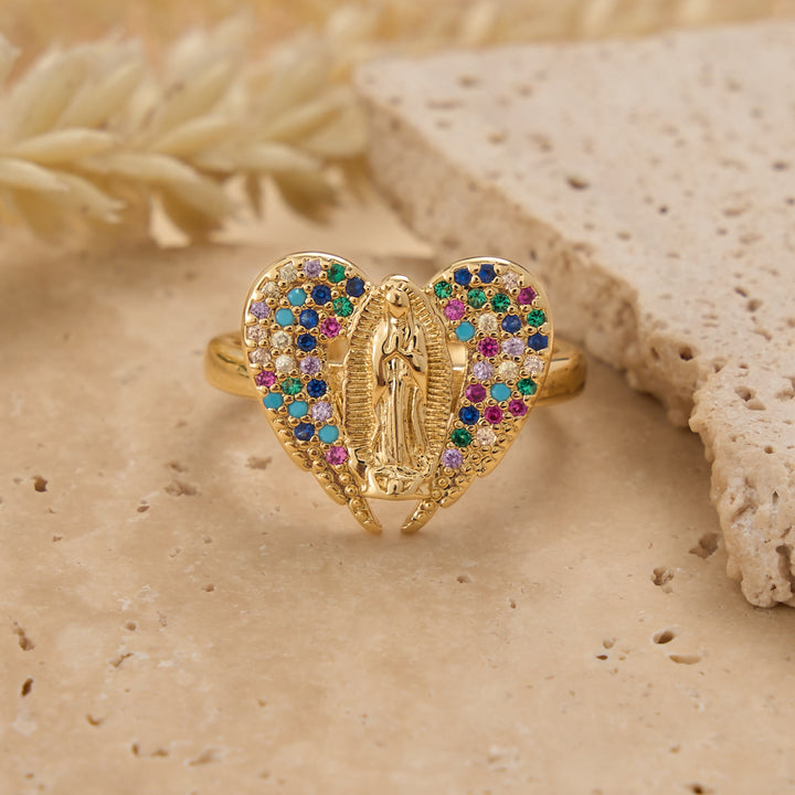 Christianartworkshop Verstellbarer offener Ring mit farbenfrohem Zirkon-Halo und Anhänger mit der Jungfrau von Guadalupe: Ein Symbol zärtlicher mütterlicher Gnade - Herz (Geeignet für US-Größe 6-9) - image 0