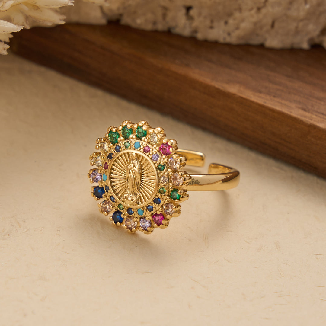 Christianartworkshop Verstellbarer offener Ring mit farbenfrohem Zirkon-Halo und Anhänger mit der Jungfrau von Guadalupe: Ein Symbol zärtlicher mütterlicher Gnade - image 7