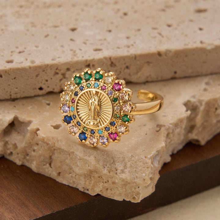 Christianartworkshop Verstellbarer offener Ring mit farbenfrohem Zirkon-Halo und Anhänger mit der Jungfrau von Guadalupe: Ein Symbol zärtlicher mütterlicher Gnade - Rund (Geeignet für US-Größe 6-9) - image 5