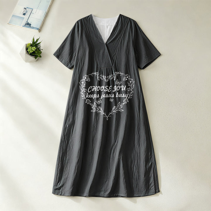 Christianartworkshop Einfarbiges Midikleid mit Liebesbotschaft, Regenbogenherz und Slogan, V-Ausschnitt und kurzen Ärmeln - Schwarz - 4XL - image 16
