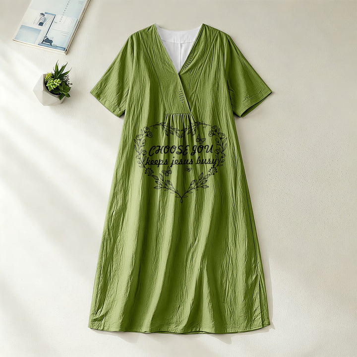 Christianartworkshop Einfarbiges Midikleid mit Liebesbotschaft, Regenbogenherz und Slogan, V-Ausschnitt und kurzen Ärmeln - Olivgrün - 4XL - image 12