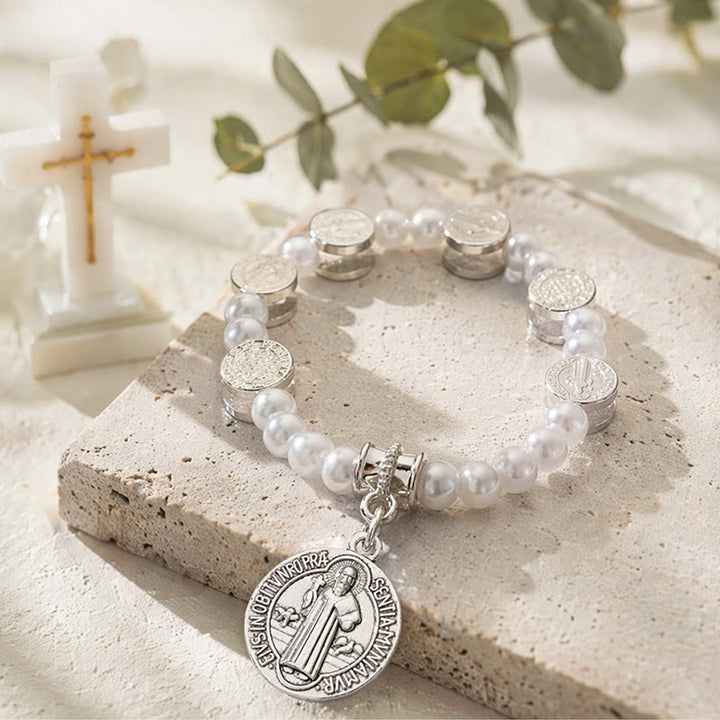 Christianartworkshop Zweifarbiges, graviertes Armband mit St.-Benedikt-Medaille aus elastischen Perlen: Ein Symbol heiligen Schutzes - image 10