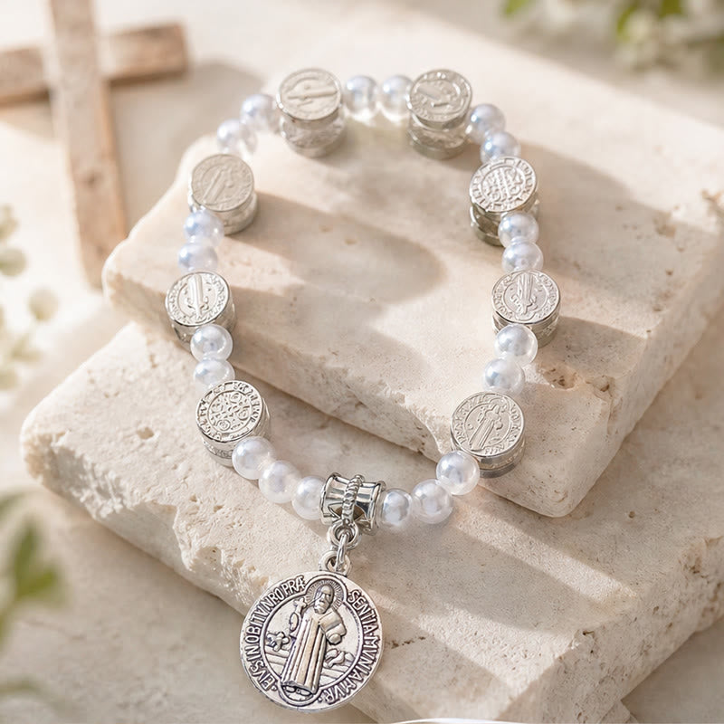 Christianartworkshop Zweifarbiges, graviertes Armband mit St.-Benedikt-Medaille aus elastischen Perlen: Ein Symbol heiligen Schutzes - image 5