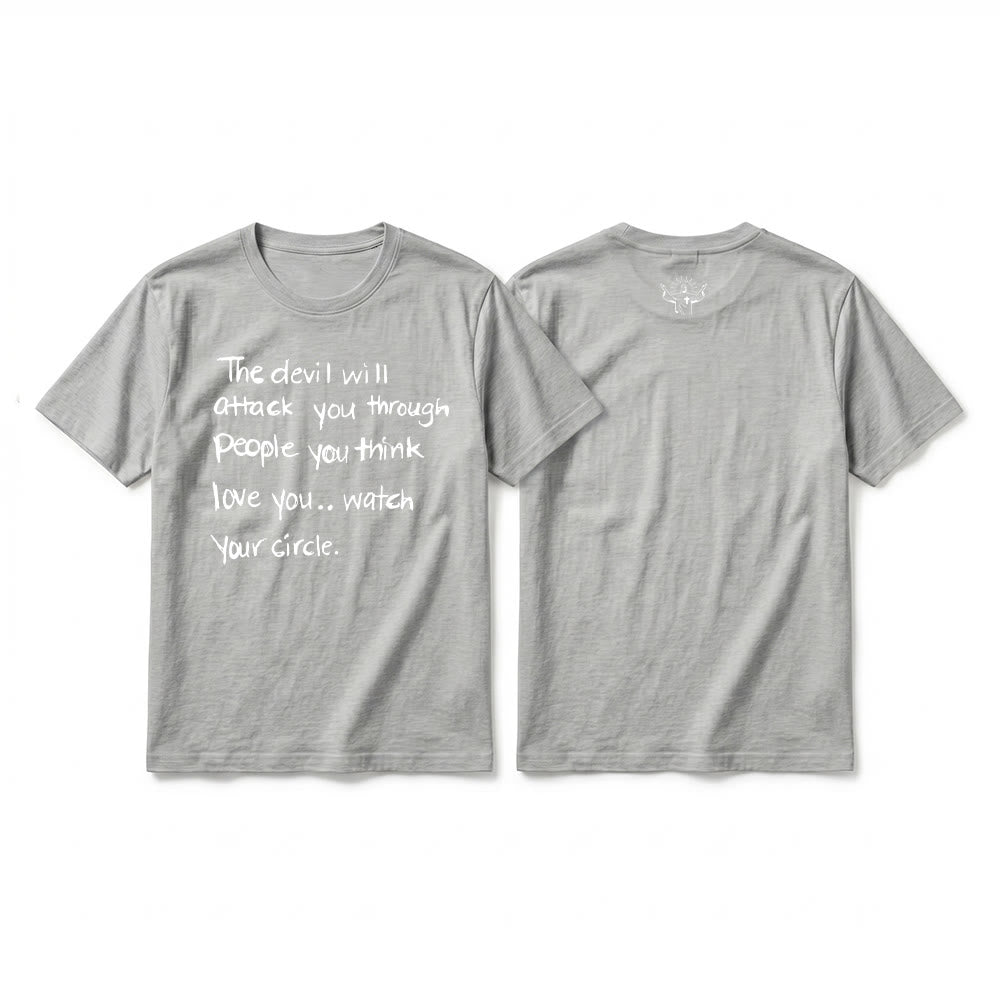 Christianartworkshop „Der Teufel wird dich durch Menschen angreifen, von denen du glaubst, dass sie dich lieben“ – Premium-Kurzarm-T-Shirt - Grau - 2XL - image 14