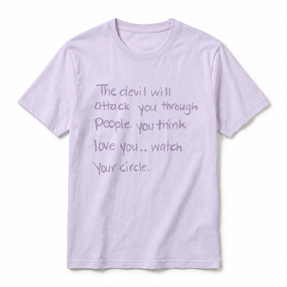 Christianartworkshop „Der Teufel wird dich durch Menschen angreifen, von denen du glaubst, dass sie dich lieben“ – Premium-Kurzarm-T-Shirt - image 6