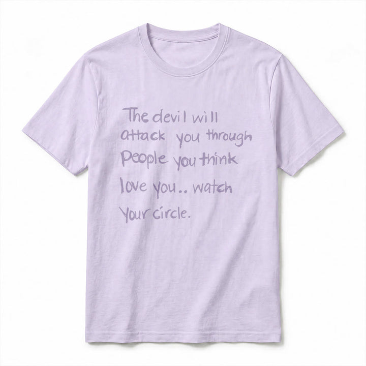 Christianartworkshop „Der Teufel wird dich durch Menschen angreifen, von denen du glaubst, dass sie dich lieben“ – Premium-Kurzarm-T-Shirt - image 6