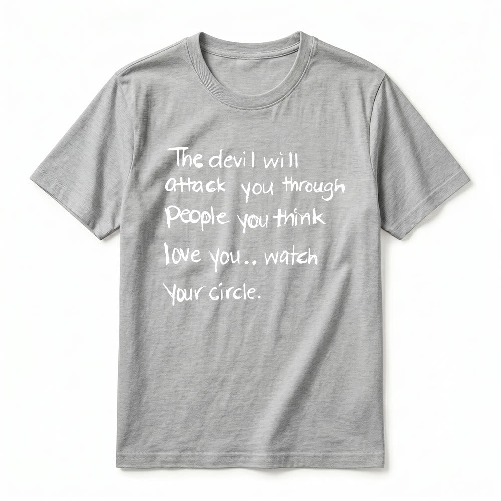 Christianartworkshop „Der Teufel wird dich durch Menschen angreifen, von denen du glaubst, dass sie dich lieben“ – Premium-Kurzarm-T-Shirt - image 15