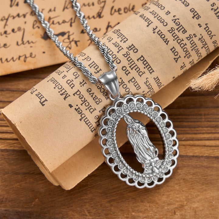 Christianartworkshop Ovale Marienkette mit durchbrochenem Muster, Zirkon-Halo und geflochtener Kette: Eine Erinnerung an göttliche Barmherzigkeit und himmlischen Schutz - Silber - image 4