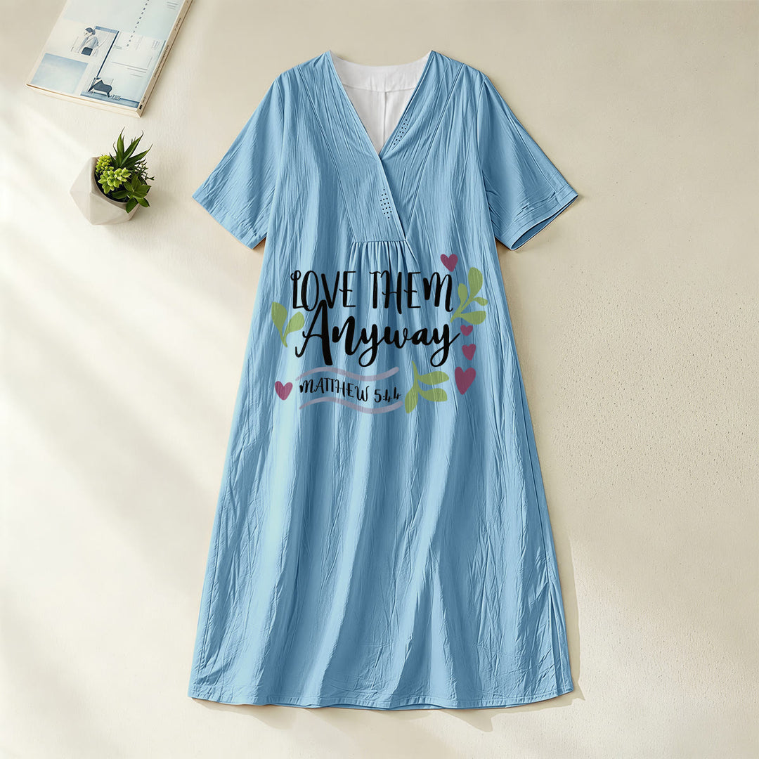 Christianartworkshop „Liebt sie trotzdem“ Matthäus 5,44 Herz- und Blätterprint V-Ausschnitt Kurzarm-Midikleid - Blau - 4XL - image 16