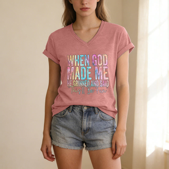 Christianartworkshop „Als Gott mich schuf“ Buntes, lässiges T-Shirt mit Farbverlauf und V-Ausschnitt - image 17