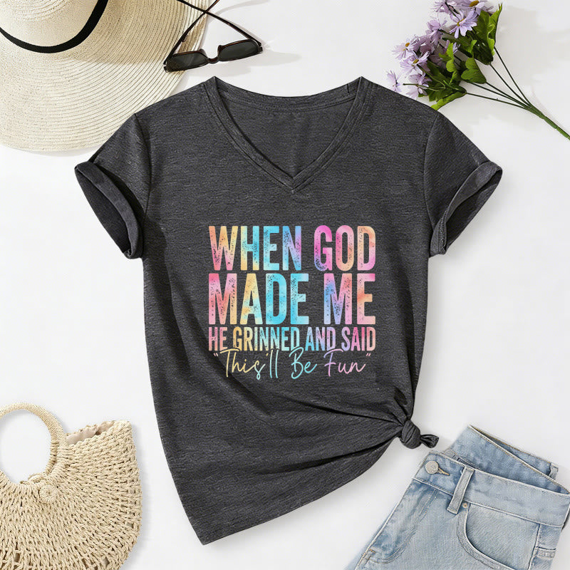 Christianartworkshop „Als Gott mich schuf“ Buntes, lässiges T-Shirt mit Farbverlauf und V-Ausschnitt - Dunkelgrau - 2XL - image 2