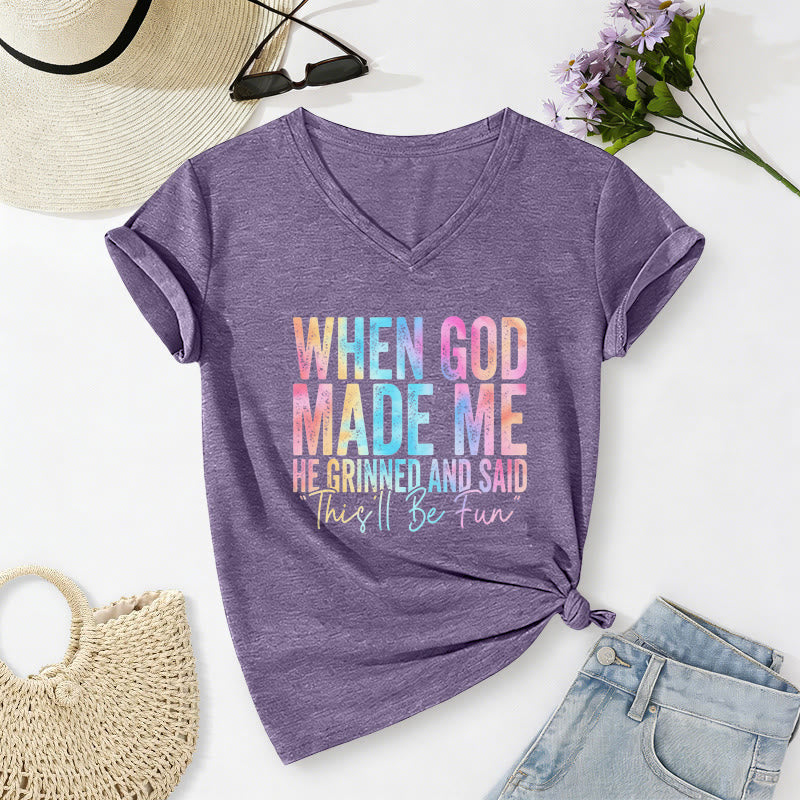 Christianartworkshop „Als Gott mich schuf“ Buntes, lässiges T-Shirt mit Farbverlauf und V-Ausschnitt - Lila - 2XL - image 20