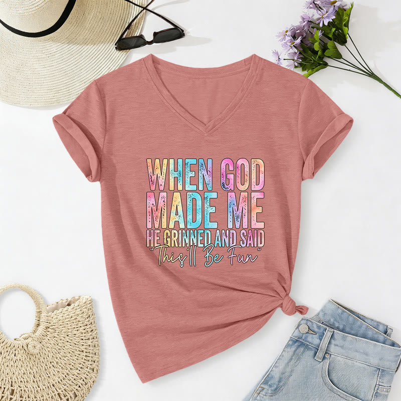 Christianartworkshop „Als Gott mich schuf“ Buntes, lässiges T-Shirt mit Farbverlauf und V-Ausschnitt - Hellrosa - 2XL - image 16