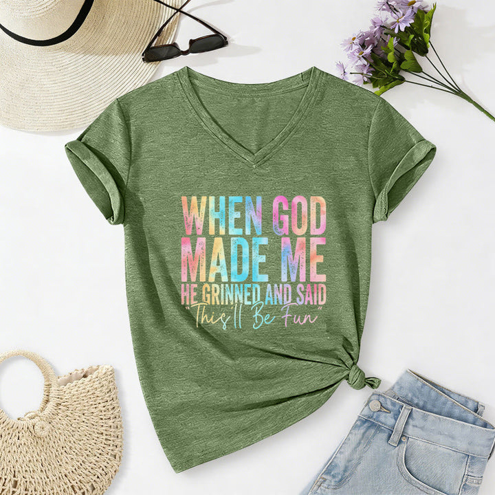 Christianartworkshop „Als Gott mich schuf“ Buntes, lässiges T-Shirt mit Farbverlauf und V-Ausschnitt - Olivgrün - 2XL - image 10