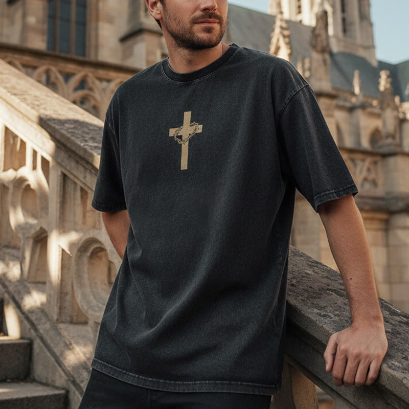 Christianartworkshop Unisex-T-Shirt mit Kreuz- und Dornenkronen-Detail (gewaschen) - image 1