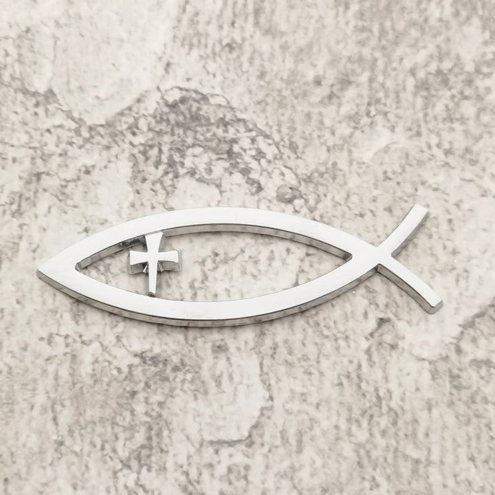 Christianartworkshop Autoaufkleber mit Ichthys-Hohlfisch-Rahmen und Kreuz: Ein Symbol für unerschütterlichen Glauben und Schutz auf der Reise - Silber - image 1