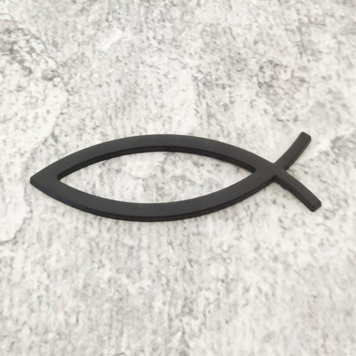 Minimalistischer Autoaufkleber „Hohler Ichthys-Fischumriss“ von Christianartworkshop : Ein Symbol für unerschütterlichen Glauben und göttlichen Schutz am Wegesrand - Schwarz - image 3