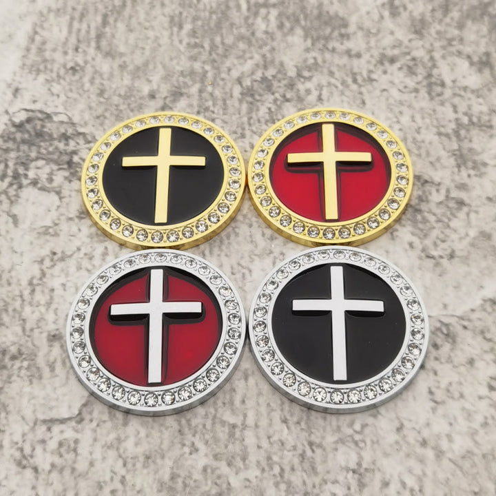 Christianartworkshop Strassbesetzter, runder Autoaufkleber mit erhabenem Kreuz: Ein Symbol göttlicher Gnade und umfassenden Reiseschutz - Set mit 4 Farben - image 0