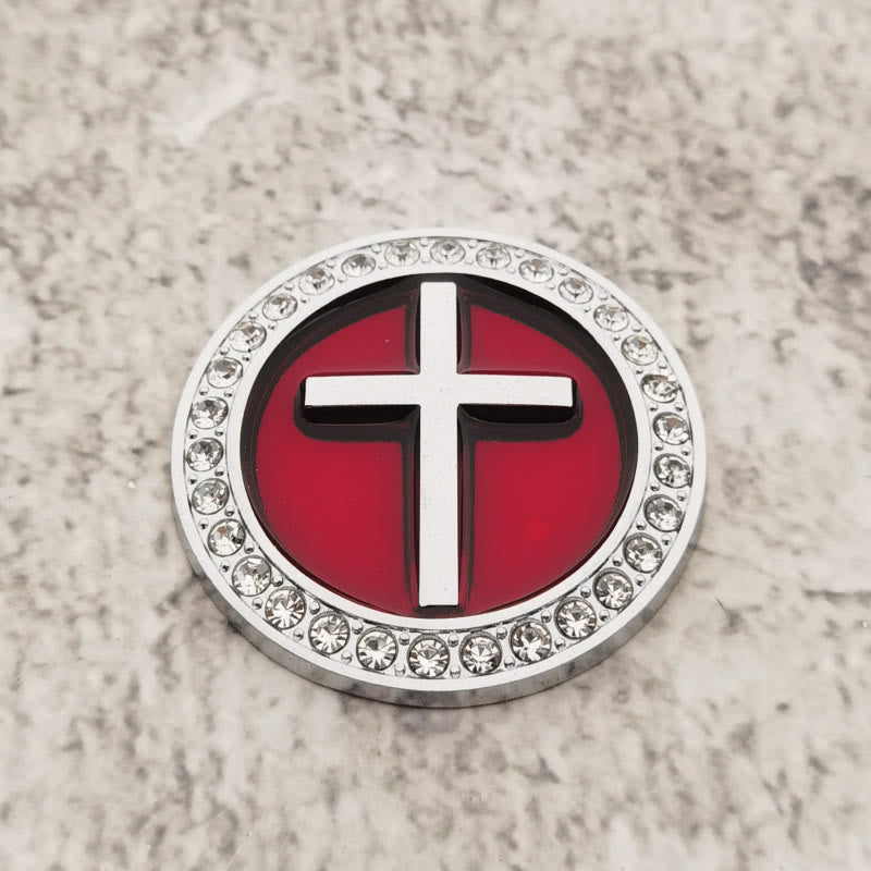 Christianartworkshop Strassbesetzter, runder Autoaufkleber mit erhabenem Kreuz: Ein Symbol göttlicher Gnade und umfassenden Reiseschutz - Silber & Rot - image 2
