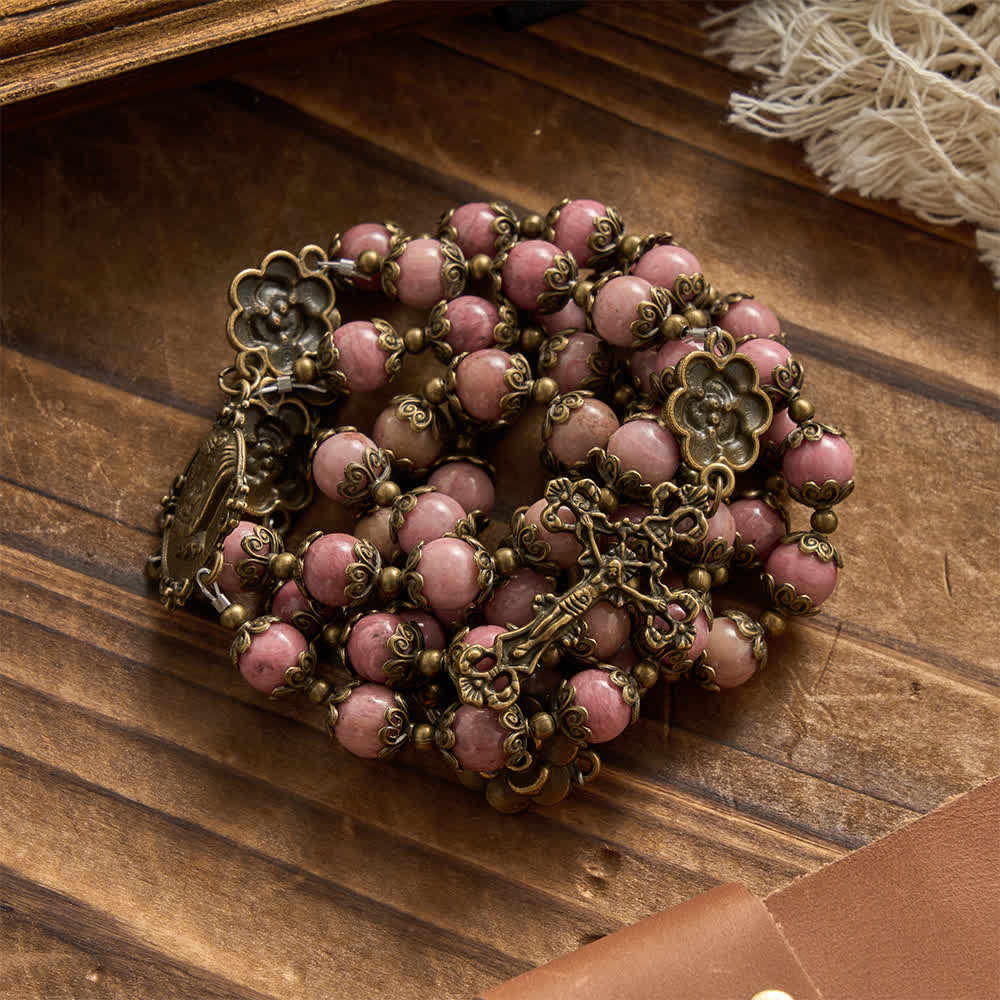 Christianartworkshop Rosenkranz aus natürlichem Rhodochrosit mit floralen Akzenten aus antikbronzenen Rosen - image 2