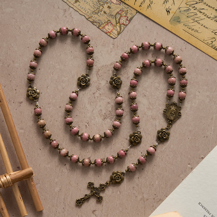 Christianartworkshop Rosenkranz aus natürlichem Rhodochrosit mit floralen Akzenten aus antikbronzenen Rosen - image 4