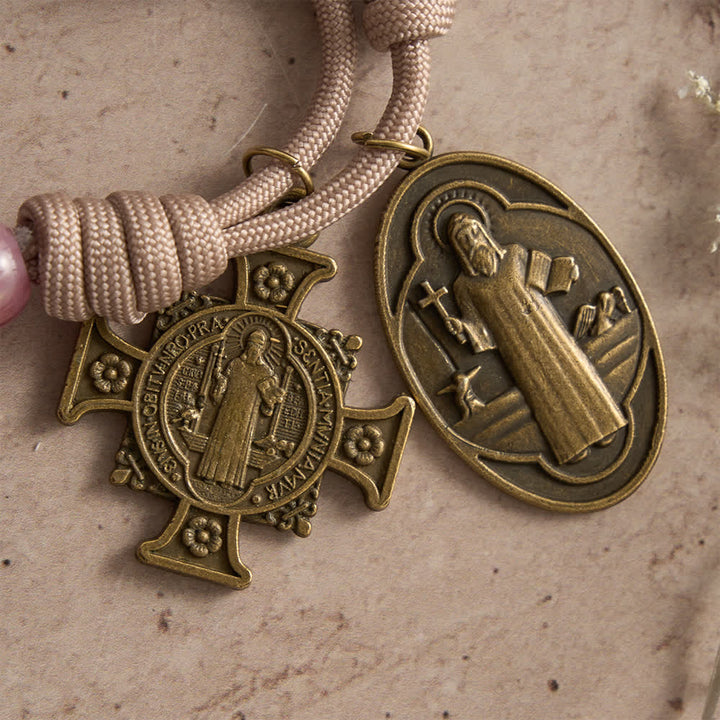 Christianartworkshop Rosenkranz aus zartrosa Paracord mit antikbronzener Figur des Heiligen Benedikt - image 7