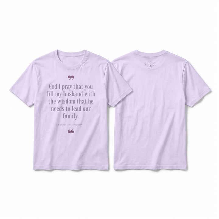 Christianartworkshop „Gott, ich bete, dass du meinen Mann mit Weisheit erfüllst“ Premium-Kurzarm-T-Shirt - Lila - 2XL - image 13