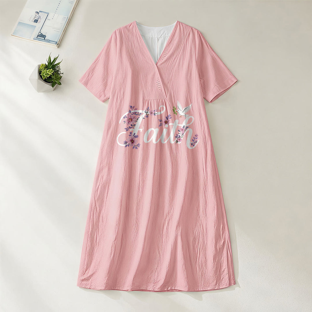 Christianartworkshop Strandkleid „Faith Script“ mit weißem Tauben- und Blütenmuster und V-Ausschnitt - Rosa - 4XL - image 0