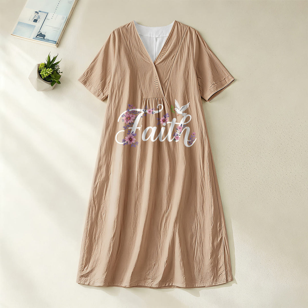 Christianartworkshop Strandkleid „Faith Script“ mit weißem Tauben- und Blütenmuster und V-Ausschnitt - Khaki - 4XL - image 8