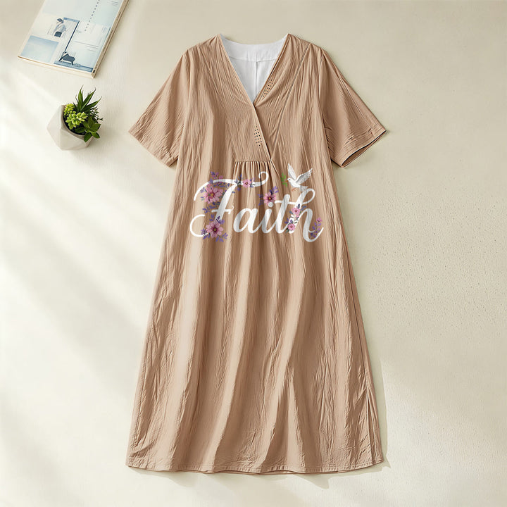 Christianartworkshop Strandkleid „Faith Script“ mit weißem Tauben- und Blütenmuster und V-Ausschnitt - Khaki - 4XL - image 8