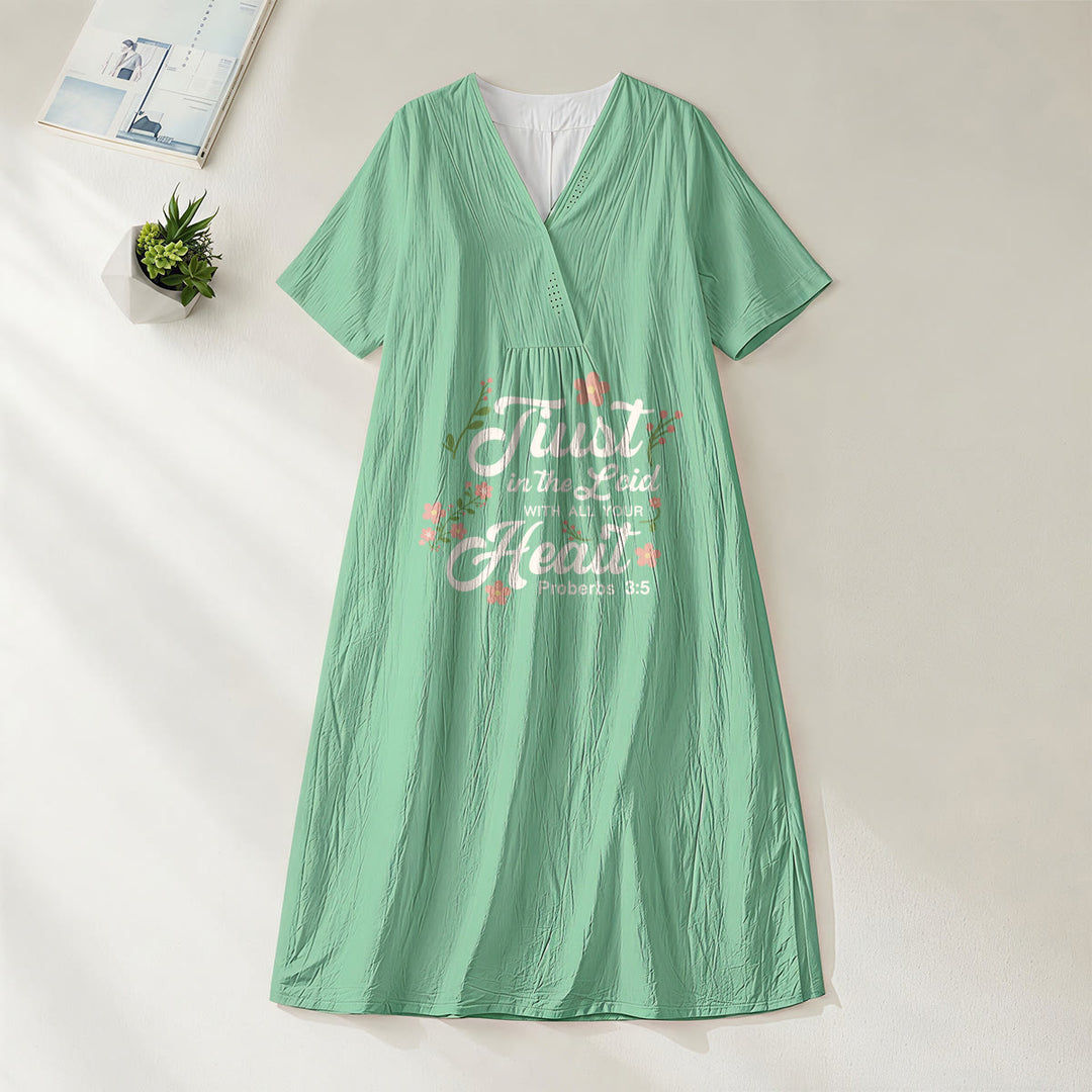 Christianartworkshop Vertraue auf den Herrn von ganzem Herzen (Sprüche 3,5) – Geblümtes Midikleid mit V-Ausschnitt - Grün - 4XL - image 4