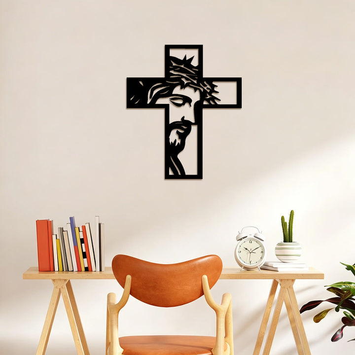 Christianartworkshop Dornenbekröntes, kontemplatives Jesuskreuz aus Metall als Wanddekoration: Symbol für Opferbereitschaft und Barmherzigkeit - image 3